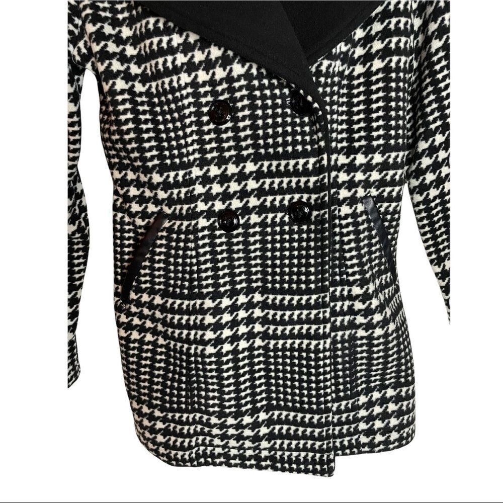 BLACK AND WHITE PLAID COAT‎ - Picture 5 of 6
